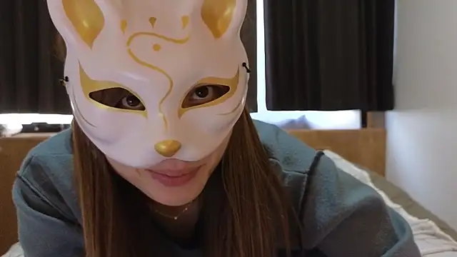 LuuLee0804 online show from 7, 2, 2025