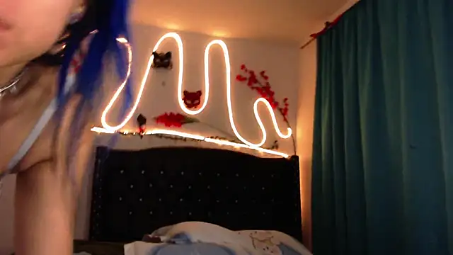 pussytight pervert online show from 8, 3, 2025