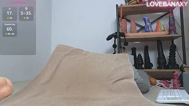 Love-Banaxy online show from 30, 1, 2025