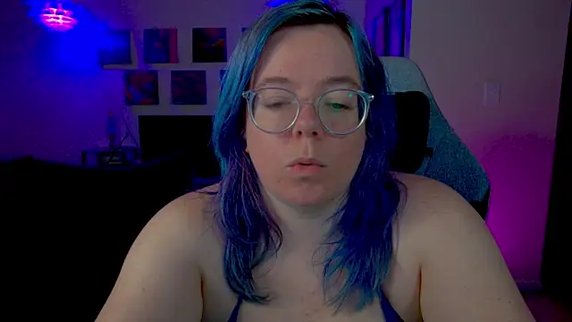 Snapshot of KiraSpitQueen chatting on 24, 6, 2026 KiraSpitQueen online show from 24, 6, 2026
