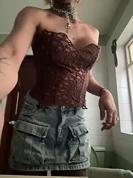 caroline cossei online show from 4, 4, 2026