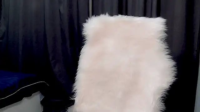 QueenOfUrKink online show from 18, 1, 2025