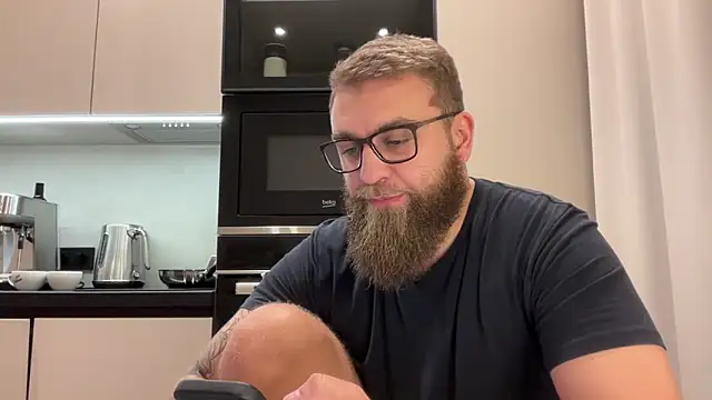 Snapshot of Bear_bear_ chatting on 24, 11, 2025 Bear bear online show from 24, 11, 2025