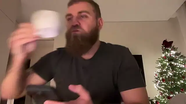 Snapshot of Bear_bear_ chatting on 15, 12, 2025 Bear bear online show from 15, 12, 2025