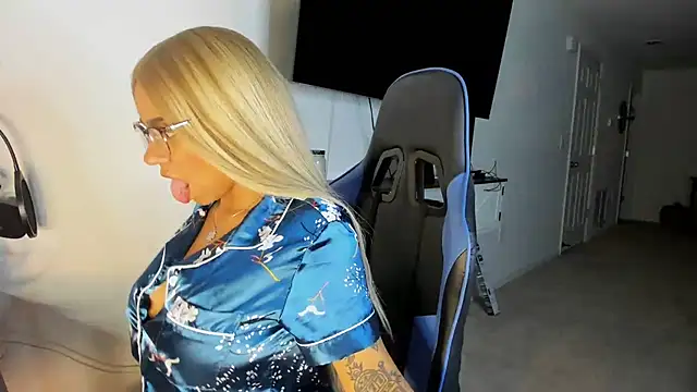 Snapshot of victoriachicas chatting on 5, 10, 2025 victoriachicas online show from 5, 10, 2025