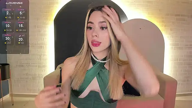 JuanitaClay online show from 18, 3, 2025