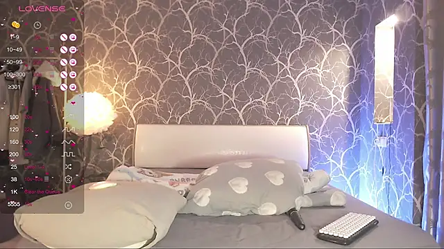 MiaMiaMeow online show from 13, 10, 2025