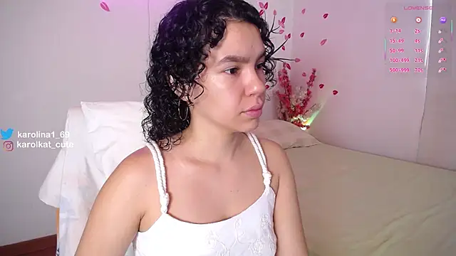 Karolina 1 online show from 9, 11, 2025