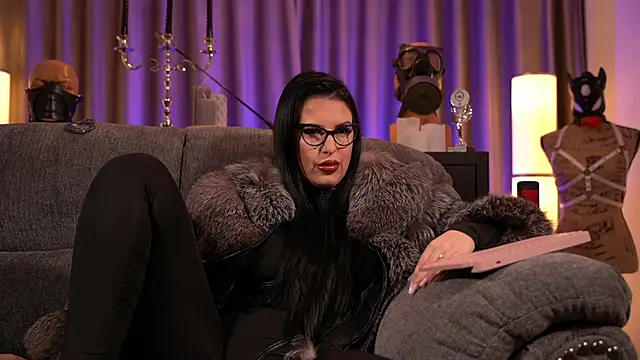 Snapshot of kelly_kent chatting on 3, 1, 2025 kelly kent online show from 3, 1, 2025