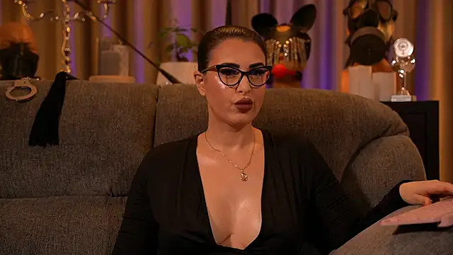 Snapshot of kelly_kent chatting on 3, 11, 2025 kelly kent online show from 3, 11, 2025