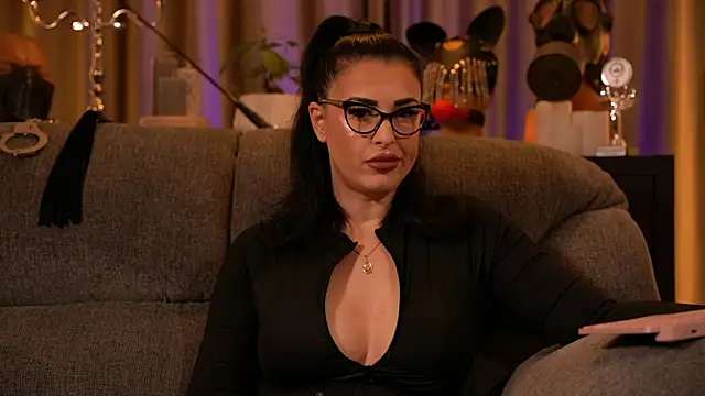 Snapshot of kelly_kent chatting on 7, 11, 2025 kelly kent online show from 7, 11, 2025