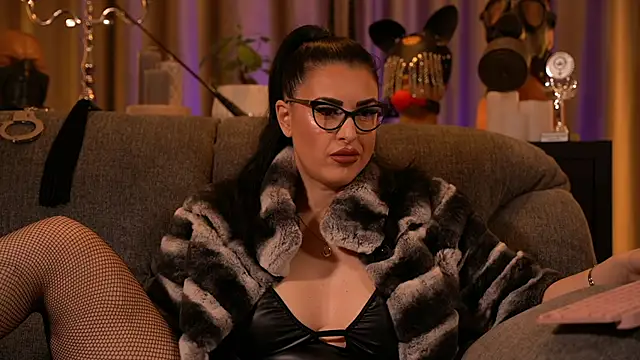 Snapshot of kelly_kent chatting on 8, 11, 2025 kelly kent online show from 8, 11, 2025