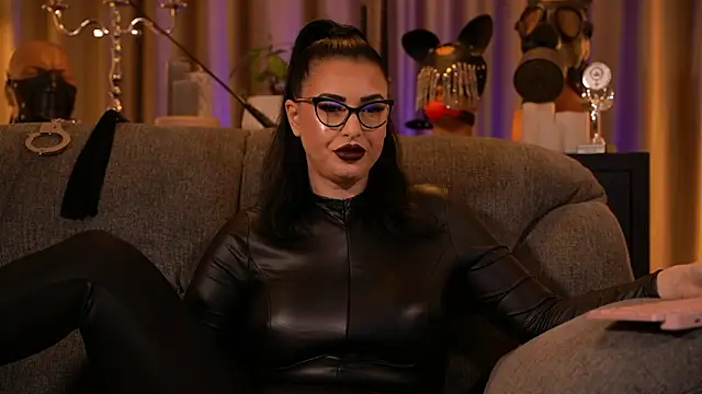 Snapshot of kelly_kent chatting on 10, 11, 2025 kelly kent online show from 10, 11, 2025