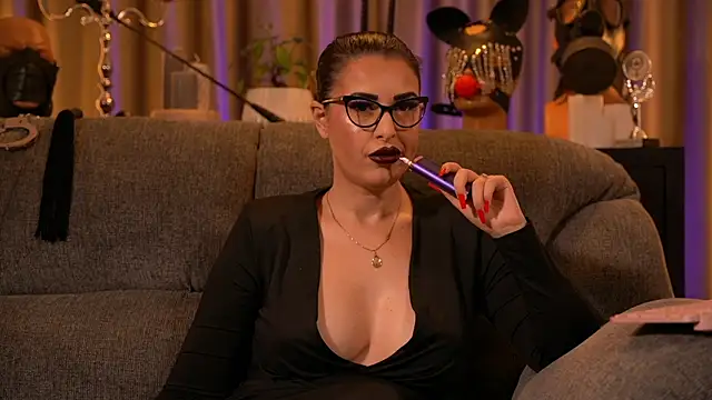 Snapshot of kelly_kent chatting on 14, 11, 2025 kelly kent online show from 14, 11, 2025