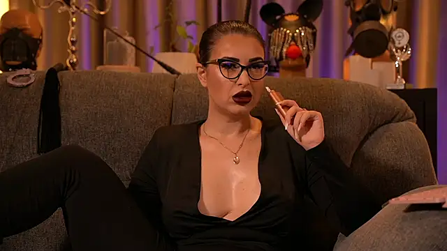 Snapshot of kelly_kent chatting on 27, 11, 2025 kelly kent online show from 27, 11, 2025