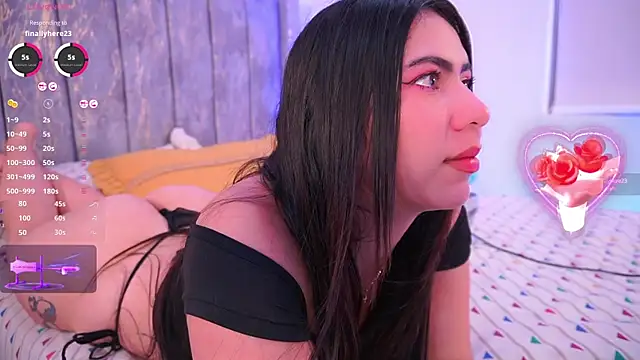 Snapshot of lara_giraldo chatting on 9, 2, 2025 lara giraldo online show from 9, 2, 2025