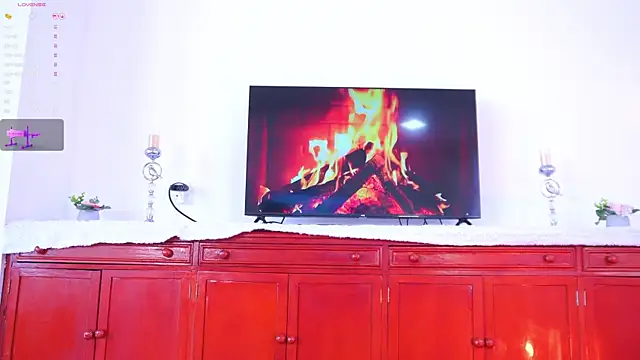 Snapshot of lara_giraldo chatting on 28, 9, 2025 lara giraldo online show from 28, 9, 2025