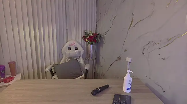 Scarlett collins02 online show from 6, 1, 2025