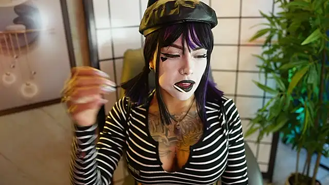 Scarlett collins02 online show from 17, 5, 2026