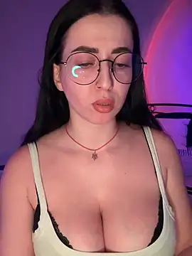 Emylia online show from 19, 11, 2025