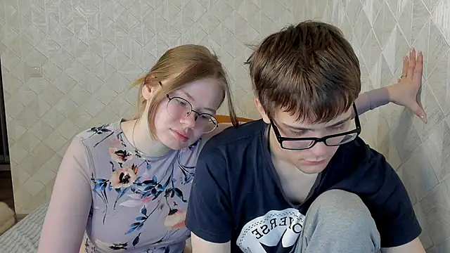 Snapshot of Tommy_and_Katie chatting on 12, 12, 2024 Tommy and Katie online show from 12, 12, 2024