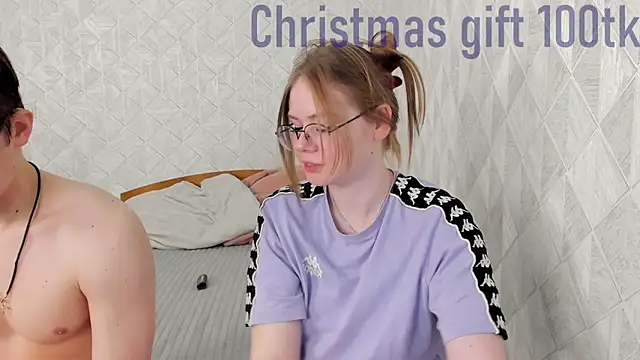 Snapshot of Tommy_and_Katie chatting on 29, 12, 2024 Tommy and Katie online show from 29, 12, 2024