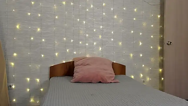 Snapshot of Tommy_and_Katie chatting on 30, 1, 2025 Tommy and Katie online show from 30, 1, 2025