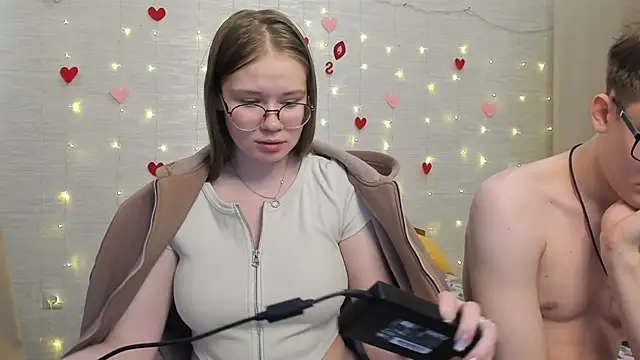 Snapshot of Tommy_and_Katie chatting on 23, 2, 2025 Tommy and Katie online show from 23, 2, 2025