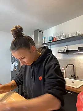 Snapshot of spottyyy chatting on 11, 2, 2025 spottyyy online show from 11, 2, 2025