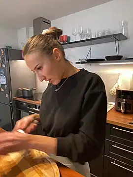 Snapshot of spottyyy chatting on 28, 2, 2025 spottyyy online show from 28, 2, 2025