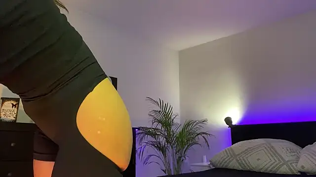 Snapshot of spottyyy chatting on 12, 3, 2025 spottyyy online show from 12, 3, 2025