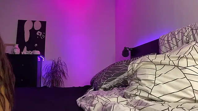 Snapshot of spottyyy chatting on 25, 9, 2025 spottyyy online show from 25, 9, 2025