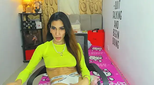 Snapshot of Trixie_Mattel21 chatting on 28, 12, 2024 Trixie Mattel21 online show from 28, 12, 2024