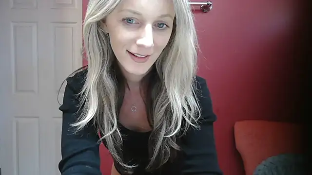 Snapshot of Heyitsmee33 chatting on 7, 1, 2025 Heyitsmee33 online show from 7, 1, 2025