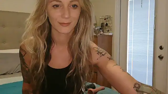 Snapshot of Heyitsmee33 chatting on 7, 10, 2025 Heyitsmee33 online show from 7, 10, 2025