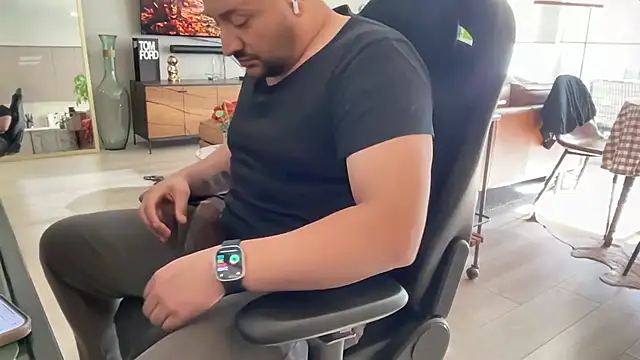 HungandThickLatin online show from 15, 2, 2025