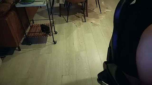 HungandThickLatin online show from 14, 10, 2025