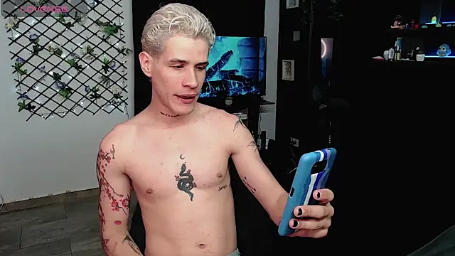 Snapshot of andybxby chatting on 30, 1, 2025 andybxby online show from 30, 1, 2025