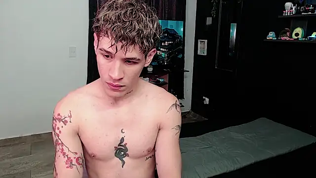 Snapshot of andybxby chatting on 13, 3, 2025 andybxby online show from 13, 3, 2025