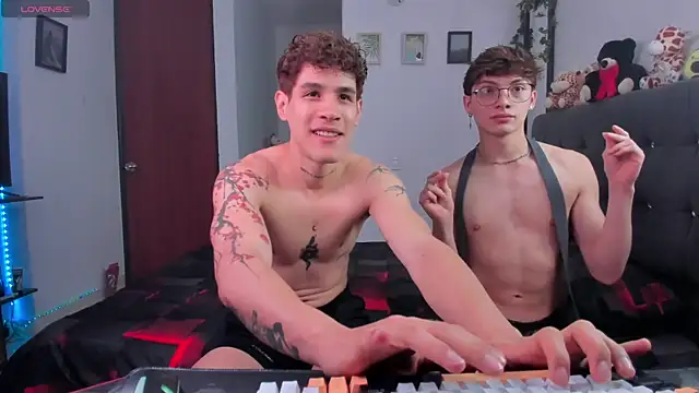 Snapshot of andybxby chatting on 7, 10, 2025 andybxby online show from 7, 10, 2025