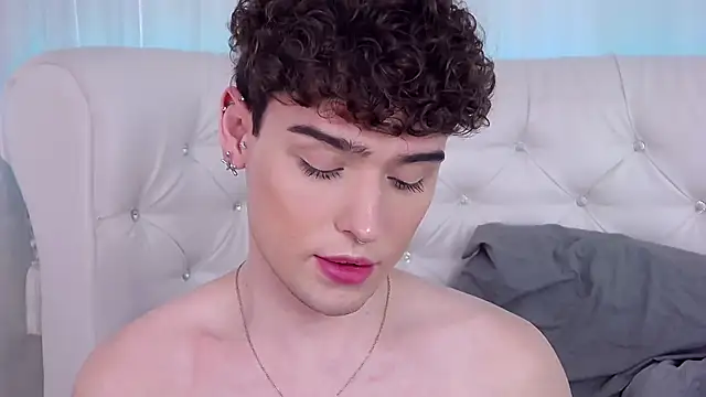 Snapshot of RobbyCharming chatting on 12, 11, 2025 RobbyCharming online show from 12, 11, 2025