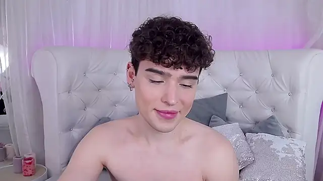 Snapshot of RobbyCharming chatting on 14, 11, 2025 RobbyCharming online show from 14, 11, 2025