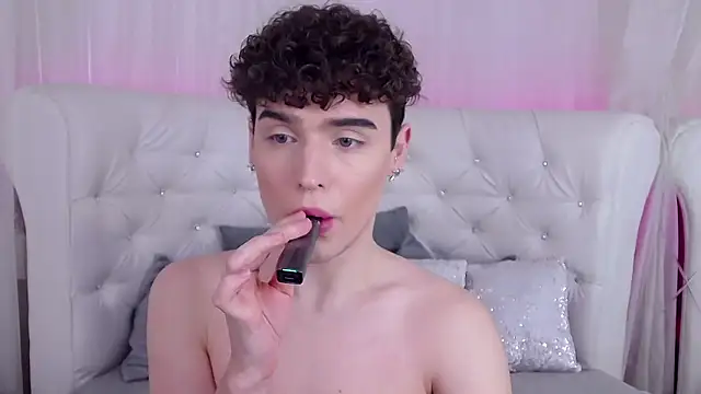 Snapshot of RobbyCharming chatting on 21, 11, 2025 RobbyCharming online show from 21, 11, 2025