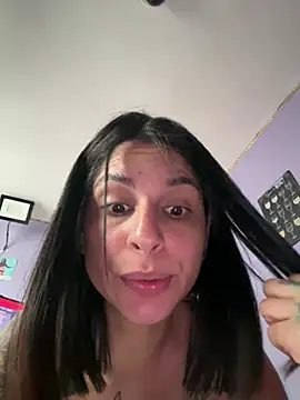 Snapshot of charlotte_stevenss_ chatting on 12, 1, 2025 charlotte stevenss online show from 12, 1, 2025