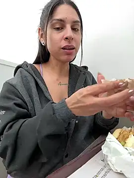 Snapshot of charlotte_stevenss_ chatting on 13, 1, 2025 charlotte stevenss online show from 13, 1, 2025