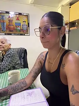 Snapshot of charlotte_stevenss_ chatting on 19, 2, 2025 charlotte stevenss online show from 19, 2, 2025