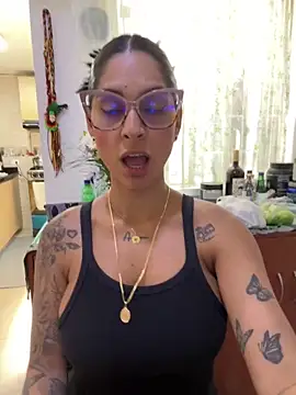 Snapshot of charlotte_stevenss_ chatting on 5, 3, 2025 charlotte stevenss online show from 5, 3, 2025