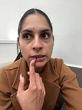 Snapshot of charlotte_stevenss_ chatting on 11, 3, 2025 charlotte stevenss online show from 11, 3, 2025