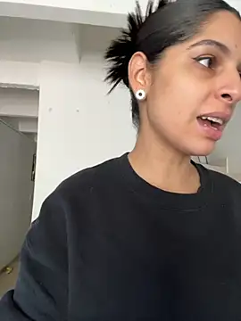 Snapshot of charlotte_stevenss_ chatting on 29, 10, 2025 charlotte stevenss online show from 29, 10, 2025