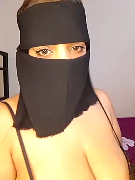 Snapshot of amerlov15 chatting on 8, 10, 2025 amerlov15 online show from 8, 10, 2025